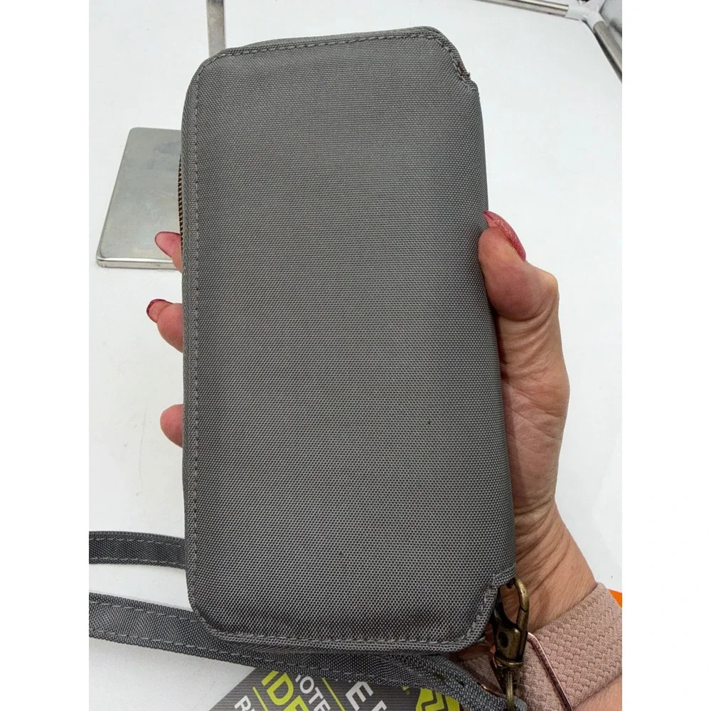 Travelon RFID Blocking Wristlet Wallet Gray Purple Nylon Travel Clutch New